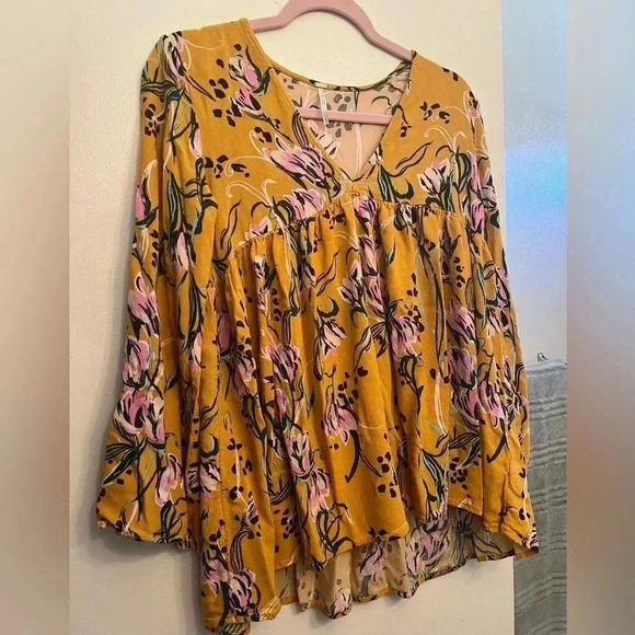 Free People Tops - Free people yellow flowered flowy shirt size S